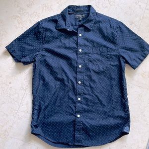 Banana Republic Untucked Short Sleeve Shirt